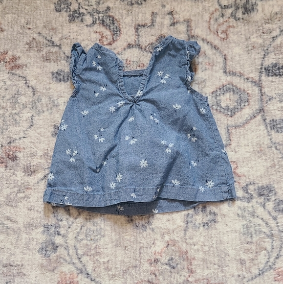 Twin 3 month old tops - Picture 7 of 8